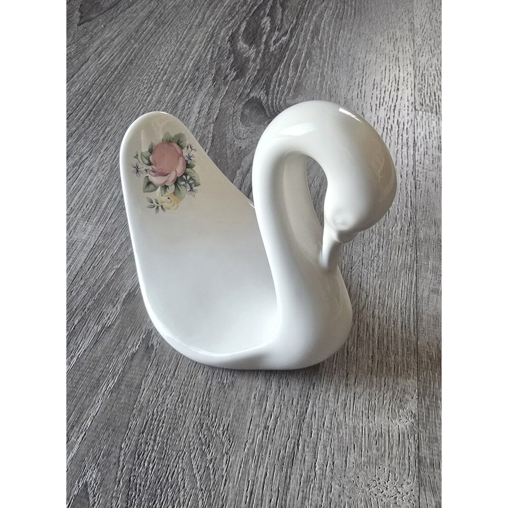 Vintage 1989 Pfalzgraff For Hallmark Cards Floral swan hand towel soap holder
